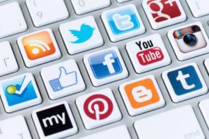 How Hiring Social Media Managers Solves Platform Struggles