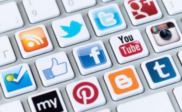 How Hiring Social Media Managers Solves Platform Struggles