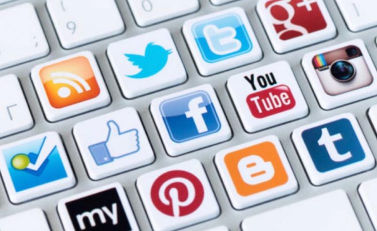 How Hiring Social Media Managers Solves Platform Struggles