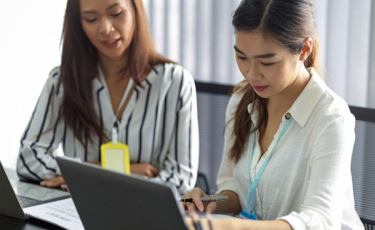 Common HR Challenges That an HRMS Can Help Solve